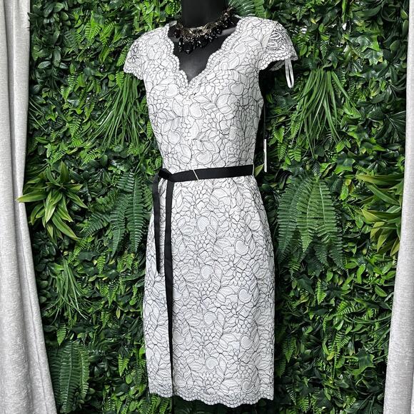 CALVIN KLEIN Dress Women 6 White Black Floral Scallop V‎ Neck Hem Cocktail 2734 - Picture 1 of 12